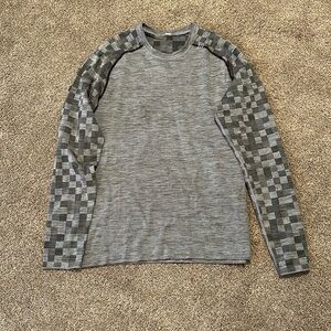 Lululemon Mens long sleeve gray shirt! Size M. Excellent condition!